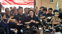 Menteri Pemuda dan Olahraga Erick Thohir memberikan keterangan kepada awak media dalam konferensi pers di Jakarta, Kamis (16/10/2025). ANTARA/Aloysius Lewokeda/aa.
